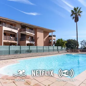 https://le-cosy-terrasse-parking-piscine-clim.fr-provencehotel.com